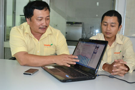 Description: Trưởng phòng CNTT VinaSoy Nguyễn Phúc Đức giới thiệu tính năng của website.